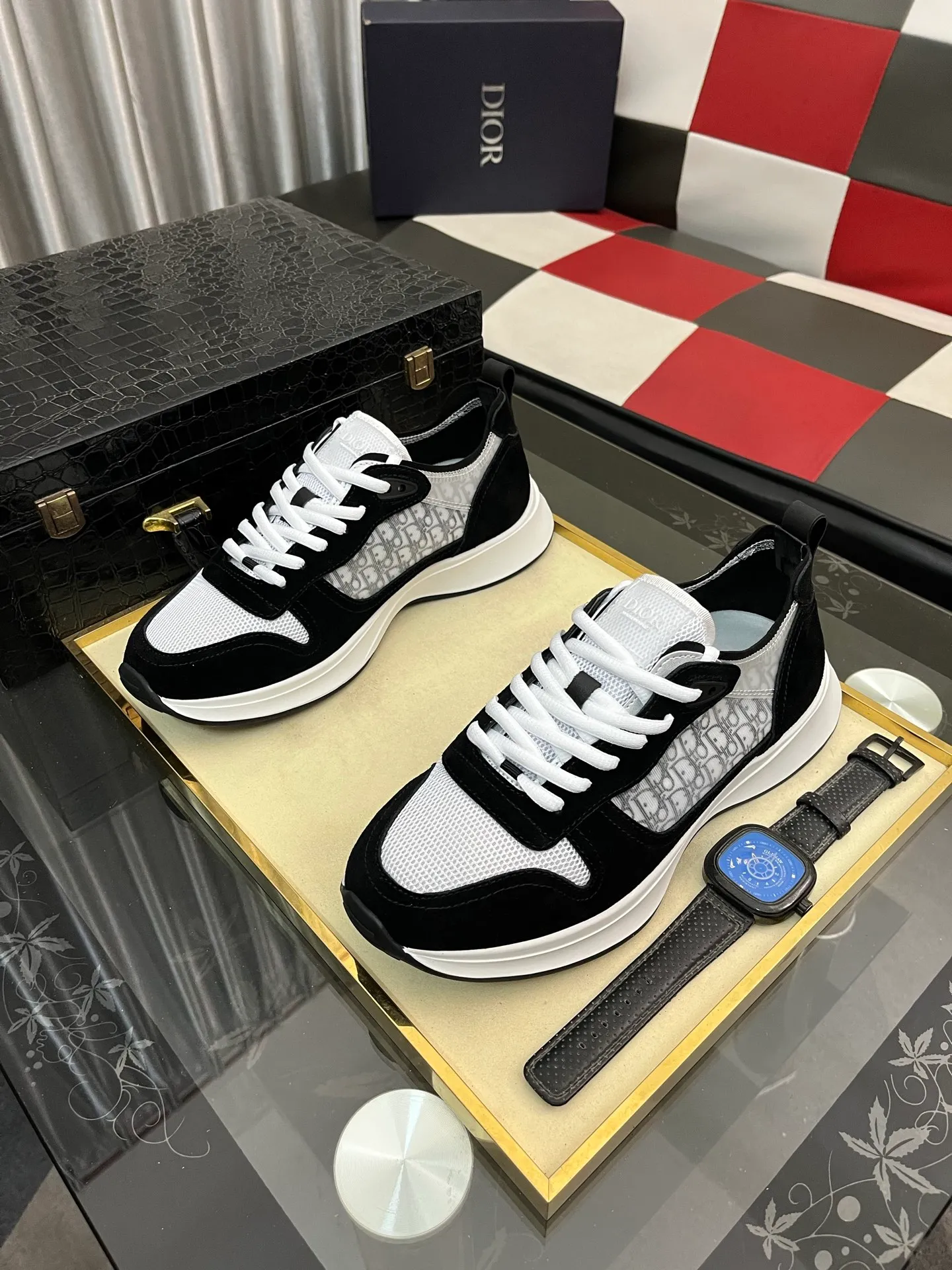 Men's shoes💰: 360⌚️⌚️[Dior] Dior's new men's genuine leather casual shoes, the highest version on the market, any comparison is welcome🆚! The original leather has excellent texture and is super high-end! Fetal sheep net lining imported from Italy, removable pad! Luxurious materials and fine workmanship, highly recommended! Code number: 38-444️⃣Colors available